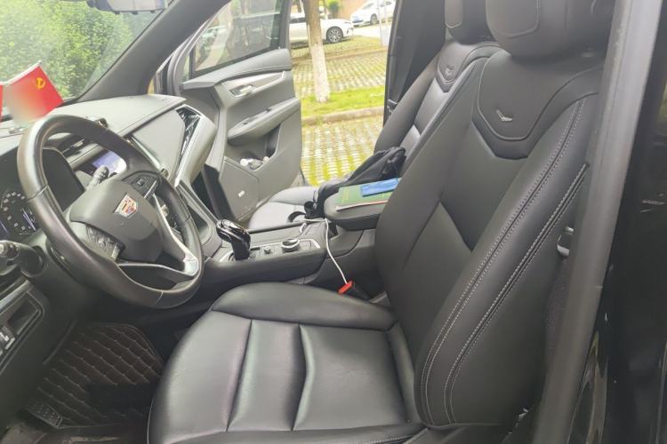 Used Cadillac XT6 2022 2.0T 7-Seater Four-Wheel-Drive Luxury Version Left Front Seat