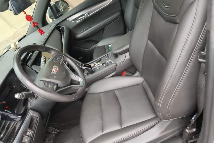 Used Cadillac XT6 2022 2.0T Six-Seater Four-Wheel-Drive Luxury Version Left Front Seat