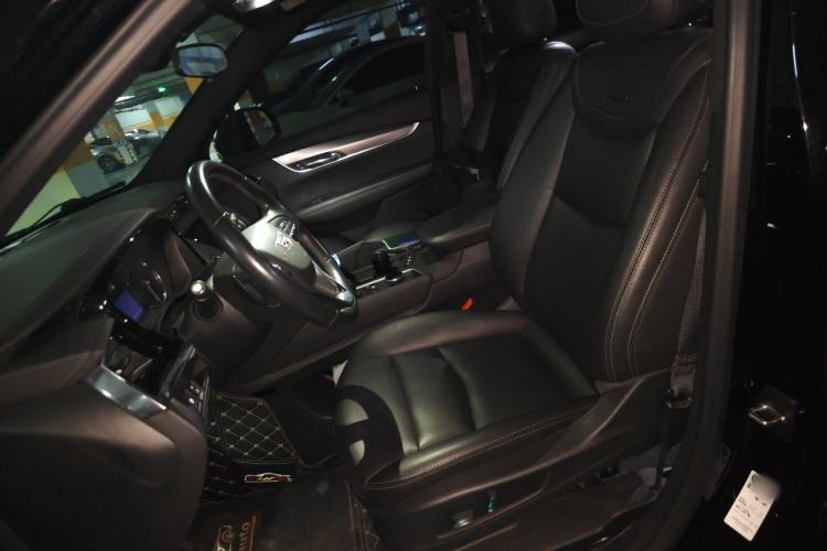 Used Cadillac XT6 2022 2.0T Six-Seater Four-Wheel-Drive Luxury Version Left Front Seat