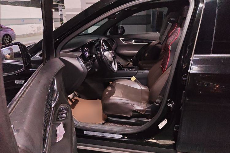 Used Cadillac XT6 2022 2.0T 7-Seater Two-Wheel Drive Luxury Version Left Front Seat