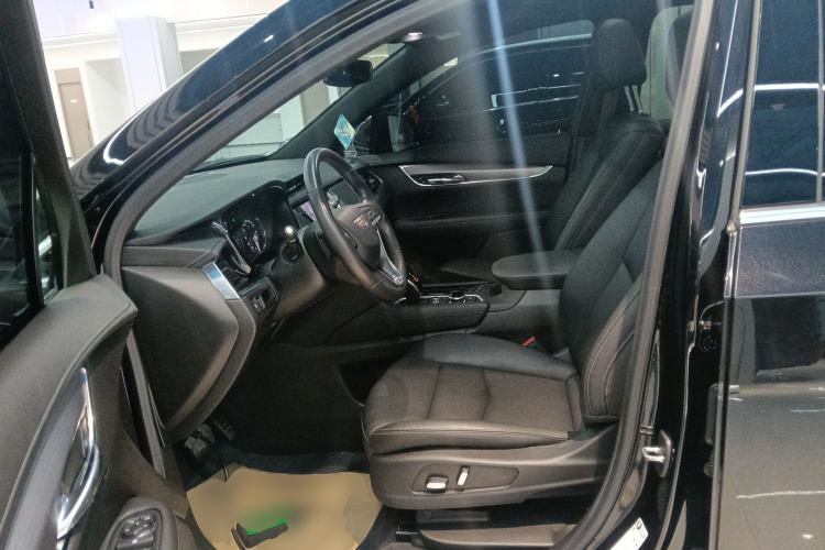 Used Cadillac XT6 2022 2.0T 7-Seater Four-Wheel-Drive Luxury Version Left Front Seat