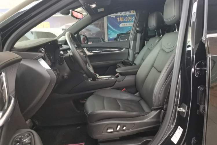 Used Cadillac XT6 2022 2.0T Six-Seater Four-Wheel Drive Luxury Version Left Front Seat