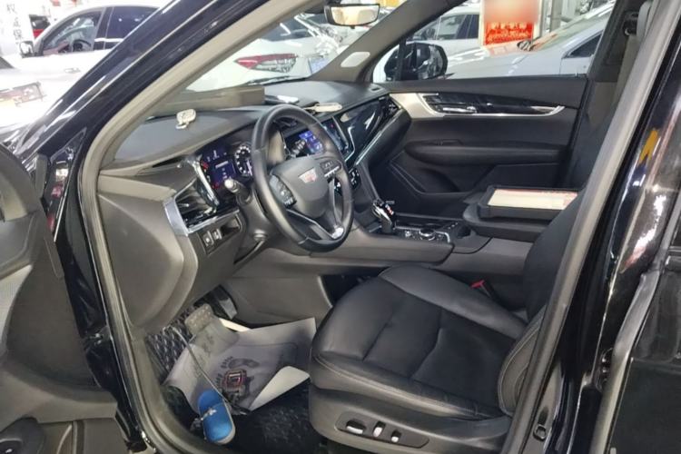 Used Cadillac XT6 2022 2.0T Six-Seater Four-Wheel Drive Luxury Version Left Front Seat