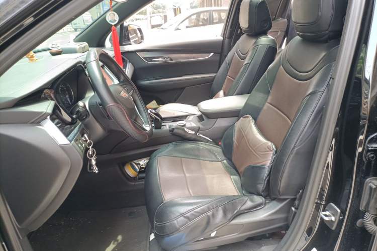 Used Cadillac XT6 2022 2.0T 7-Seater Four-Wheel-Drive Luxury Version Left Front Seat