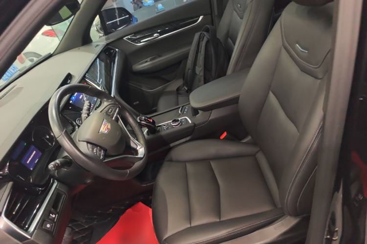 Used Cadillac XT6 2022 2.0T Six-Seater Two-Wheel-Drive Luxury Version Left Front Seat