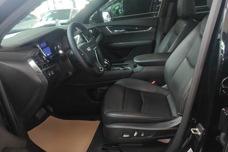 Used Cadillac XT6 2022 2.0T 7-Seater Two-Wheel Drive Luxury Version Left Front Seat