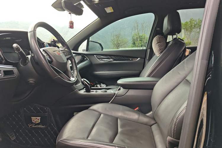 Used Cadillac XT6 2022 2.0T Six-Seater Four-Wheel Drive Luxury 120th Anniversary Limited Edition Left Front Seat