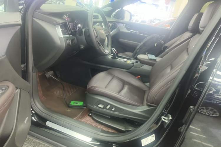 Used Cadillac XT6 2022 2.0T Six-Seater Four-Wheel Drive Luxury Version Left Front Seat