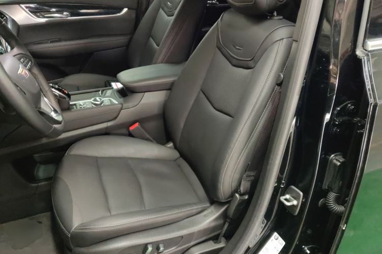 Used Cadillac XT6 2022 2.0T Six-Seater Four-Wheel Drive Luxury Version Left Front Seat