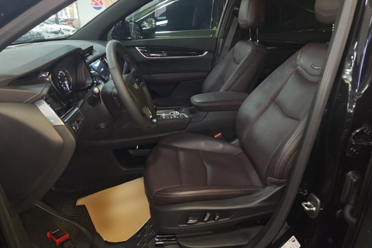 Used Cadillac XT6 2022 2.0T 7-Seater Two-Wheel Drive Luxury Version Left Front Seat
