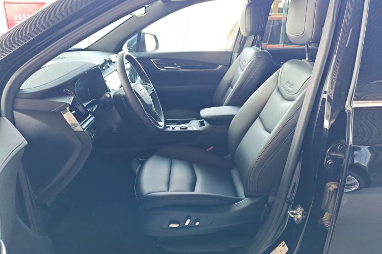 Used Cadillac XT6 2022 2.0T 7-Seater Two-Wheel Drive Luxury Version Left Front Seat