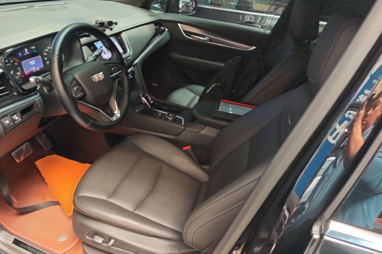 Used Cadillac XT6 2022 2.0T 7-Seater Four-Wheel-Drive Luxury Version Left Front Seat