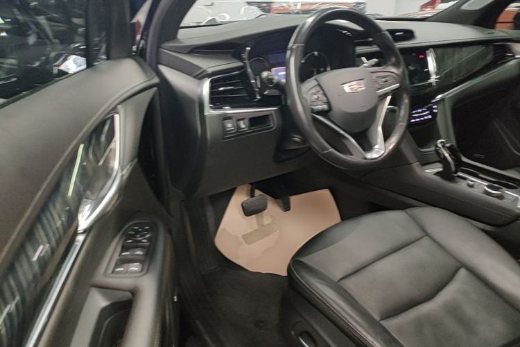 Used Cadillac XT6 2022 2.0T Six-Seater Four-Wheel Drive Luxury Version Left Front Seat