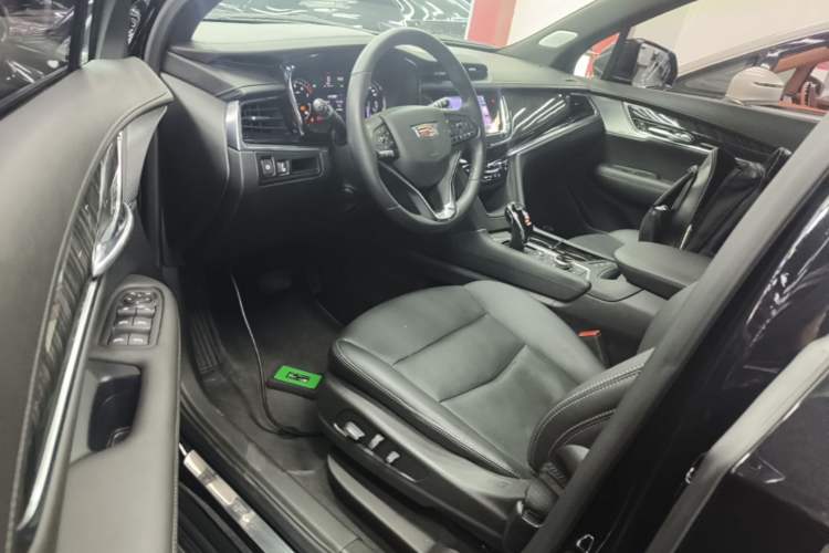 Used Cadillac XT6 2022 2.0T Six-Seater Four-Wheel Drive Luxury Version Left Front Seat
