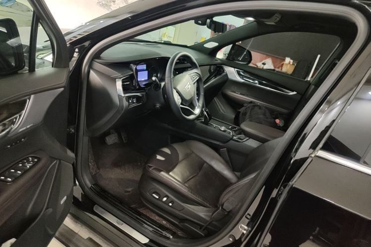 Used Cadillac XT6 2022 2.0T Six-Seater Four-Wheel Drive Luxury Version Left Front Seat