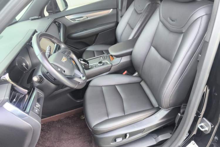 Used Cadillac XT6 2022 2.0T Six-Seater Four-Wheel-Drive Luxury Version Left Front Seat