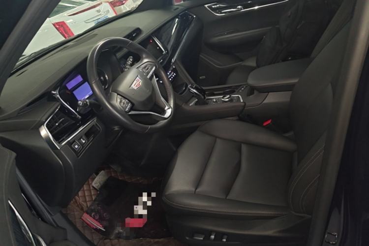 Used Cadillac XT6 2022 2.0T Six-Seater Two-Wheel-Drive Luxury Version Left Front Seat