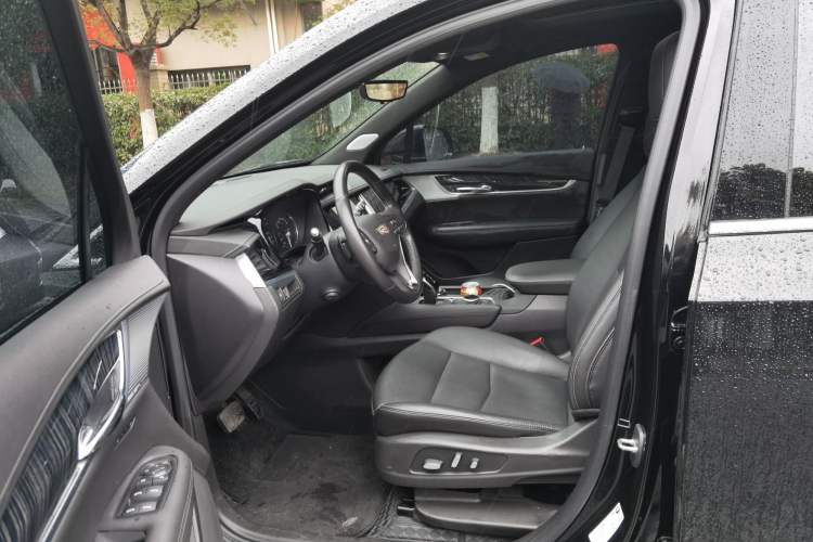 Used Cadillac XT6 2022 2.0T Six-Seater Four-Wheel Drive Luxury Version Left Front Seat
