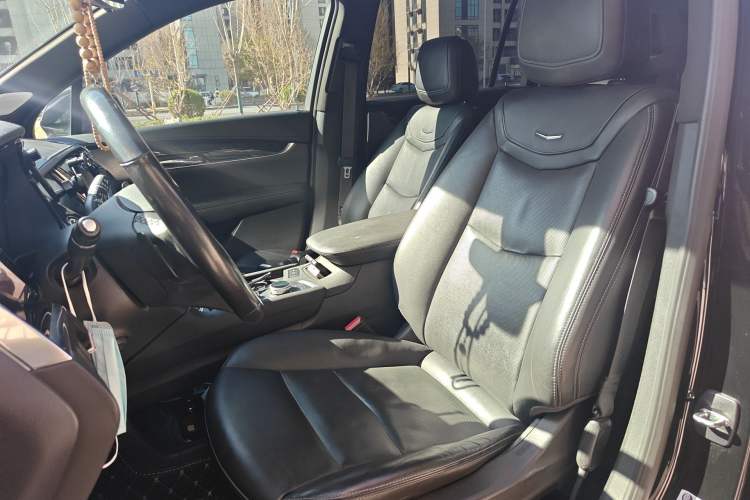 Used Cadillac XT6 2022 2.0T Six-Seater Four-Wheel Drive Luxury Version Left Front Seat