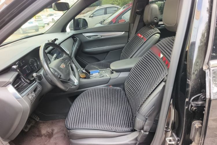 Used Cadillac XT6 2022 2.0T Six-Seater Four-Wheel-Drive Luxury Version Left Front Seat