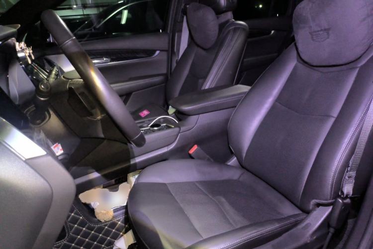 Used Cadillac XT6 2022 2.0T Six-Seater Four-Wheel Drive Luxury Version Left Front Seat