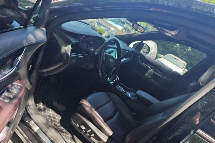 Used Cadillac XT6 2022 2.0T Six-Seater Four-Wheel-Drive Luxury Standard Edition Left Front Seat