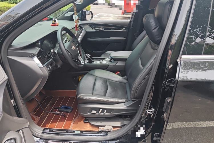Used Cadillac XT6 2022 2.0T Six-Seater Four-Wheel Drive Luxury Version Left Front Seat