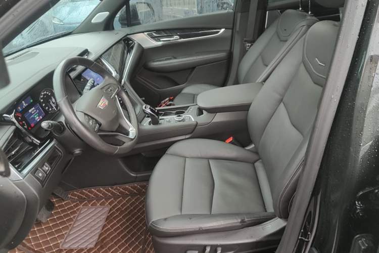 Used Cadillac XT6 2022 2.0T Six-Seater Four-Wheel Drive Luxury Version Left Front Seat