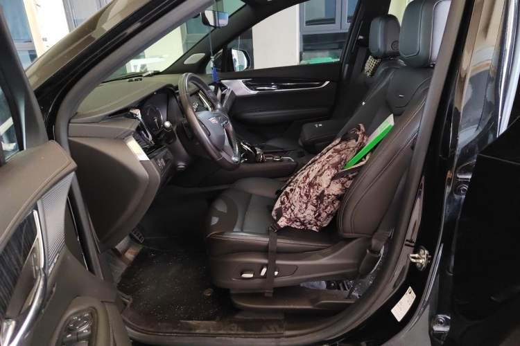 Used Cadillac XT6 2022 2.0T Six-Seater Four-Wheel Drive Luxury Version Left Front Seat