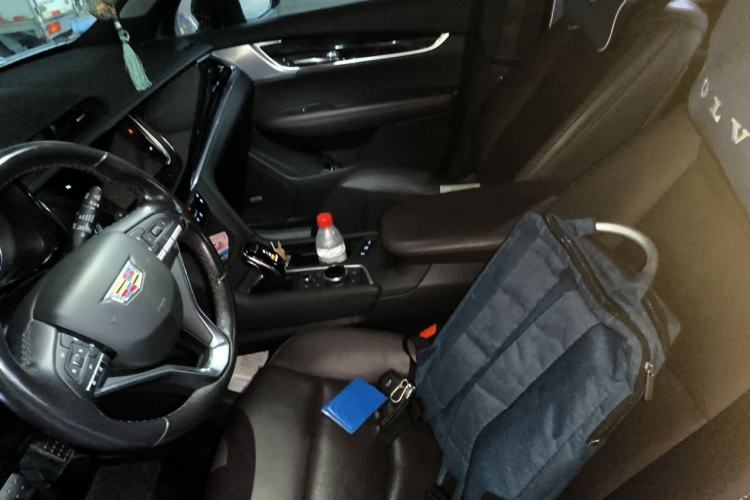 Used Cadillac XT6 2022 2.0T Six-Seater Four-Wheel Drive Luxury Version Left Front Seat