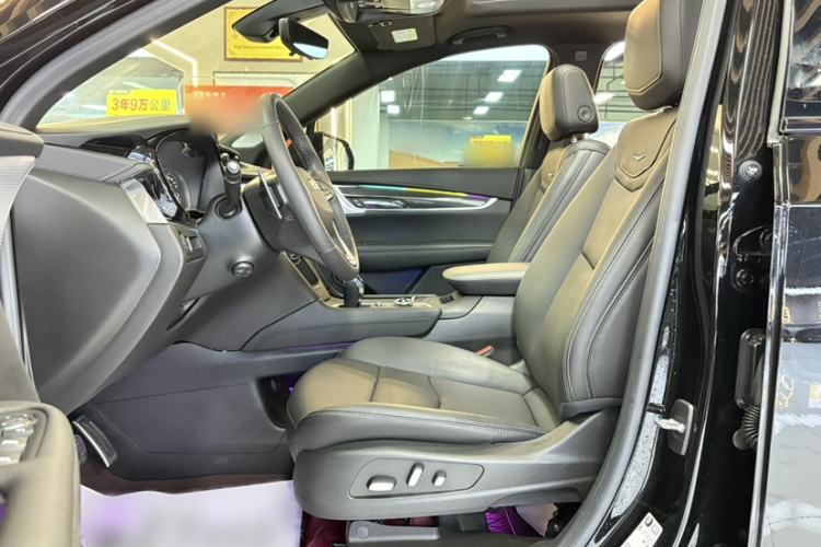 Used Cadillac XT6 2022 2.0T Six-Seater Four-Wheel-Drive Prestige Version Left Front Seat