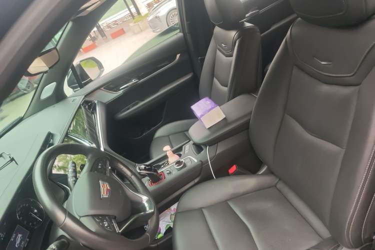 Used Cadillac XT6 2022 2.0T Six-Seater Four-Wheel Drive Luxury Version Left Front Seat