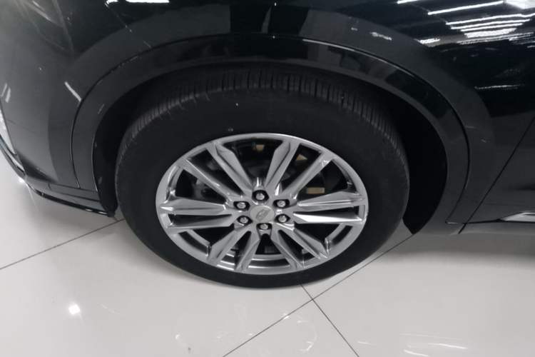 Used Cadillac XT6 2022 2.0T Six-Seater Four-Wheel Drive Luxury Version Left Front Wheel Hub