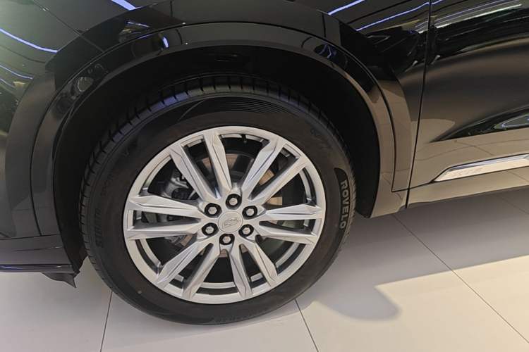 Used Cadillac XT6 2022 2.0T Six-Seater Four-Wheel Drive Luxury Version Left Front Wheel Hub
