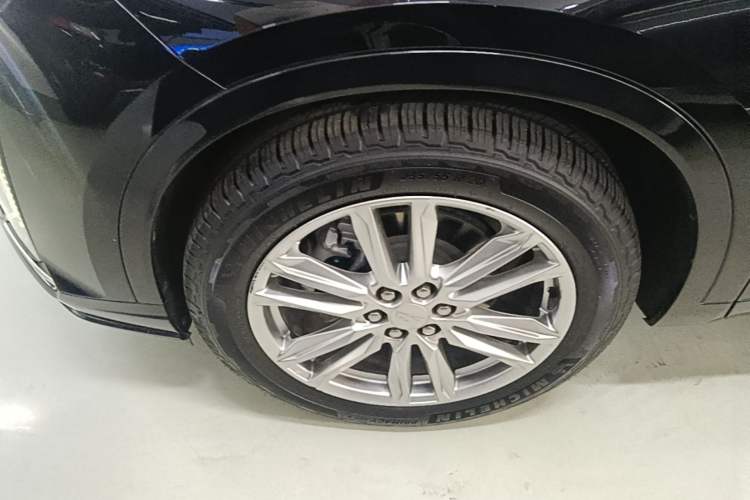 Used Cadillac XT6 2022 2.0T Six-Seater Four-Wheel Drive Luxury 120th Anniversary Limited Edition Left Front Wheel Hub