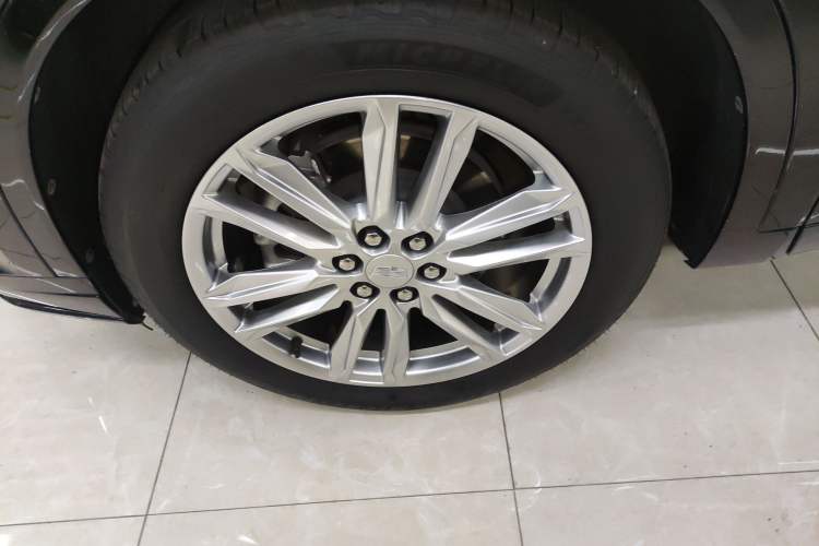 Used Cadillac XT6 2022 2.0T Six-Seater Four-Wheel Drive Luxury Version Left Front Wheel Hub
