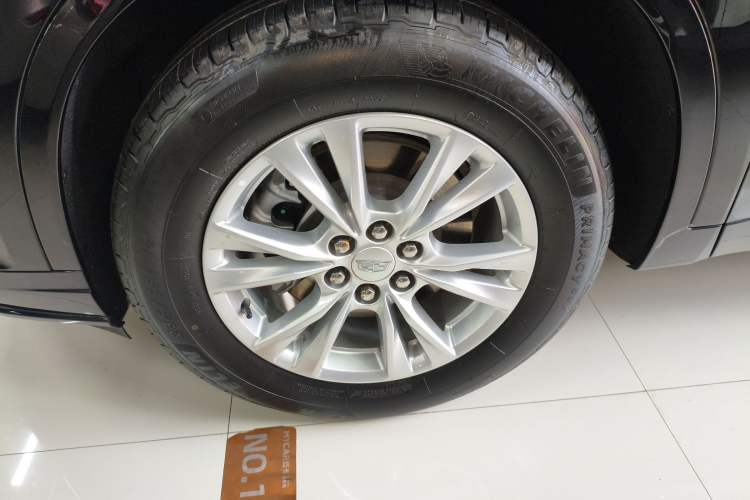 Used Cadillac XT6 2022 2.0T Six-Seater Four-Wheel-Drive Luxury Version Left Front Wheel Hub