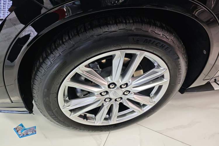 Used Cadillac XT6 2022 2.0T Six-Seater Two-Wheel-Drive Luxury Version Left Front Wheel Hub