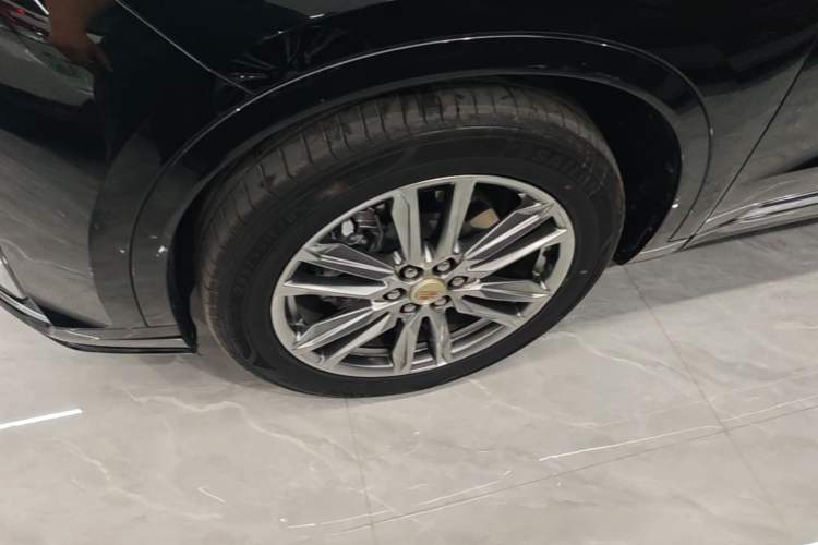 Used Cadillac XT6 2022 2.0T Six-Seater Two-Wheel-Drive Luxury Version Left Front Wheel Hub