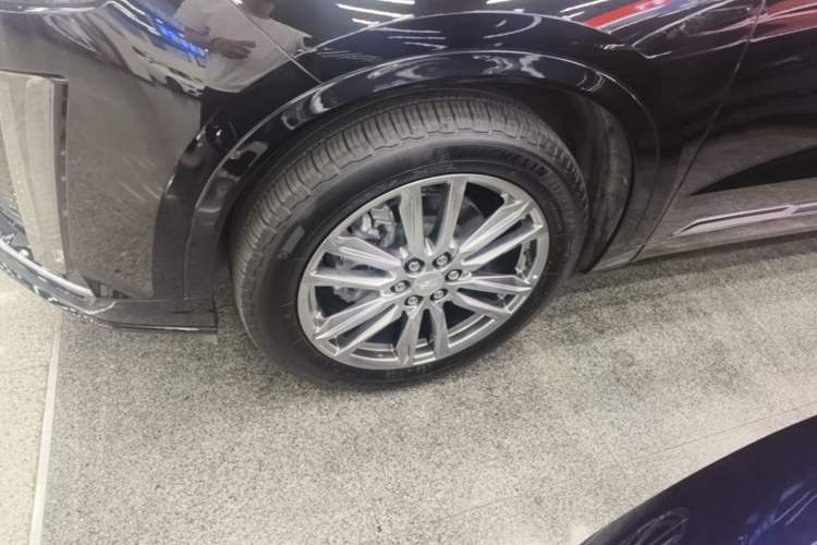 Used Cadillac XT6 2022 2.0T Six-Seater Four-Wheel Drive Luxury Version Left Front Wheel Hub
