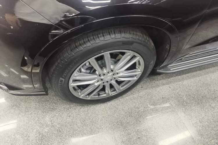 Used Cadillac XT6 2022 2.0T Six-Seater Four-Wheel Drive Luxury Version Left Front Wheel Hub