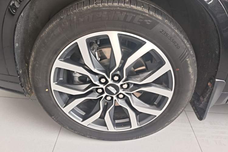Used Cadillac XT6 2022 2.0T Six-Seater Four-Wheel-Drive Prestige Version Left Front Wheel Hub