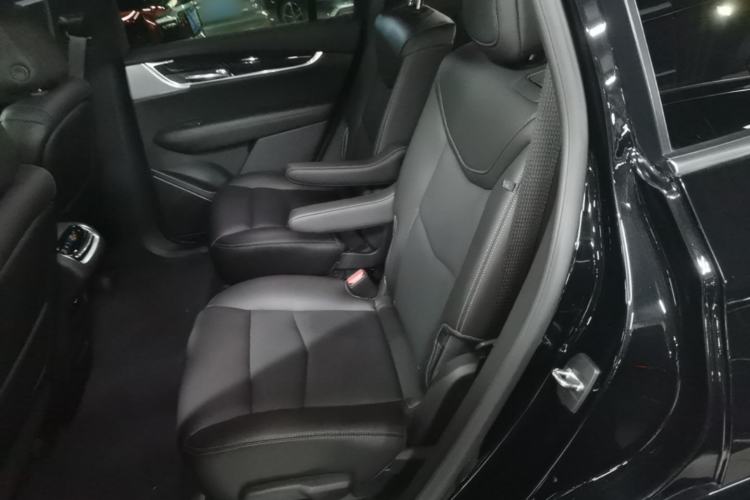 Used Cadillac XT6 2022 2.0T Six-Seater Four-Wheel Drive Luxury Version Left Rear Seat