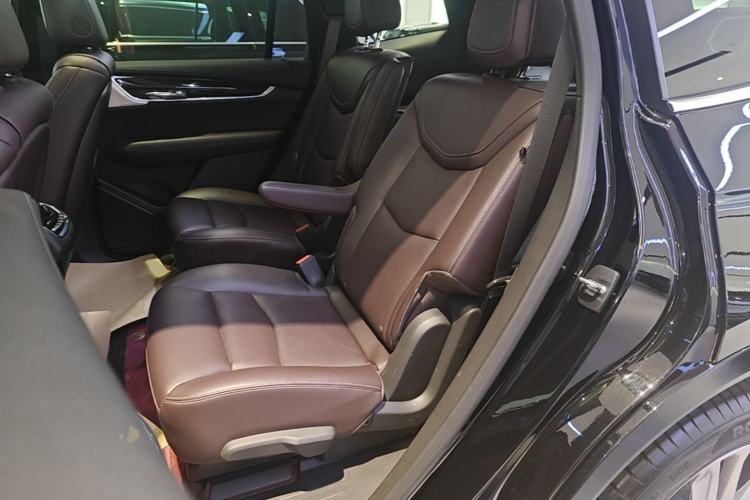 Used Cadillac XT6 2022 2.0T Six-Seater Four-Wheel Drive Luxury Version Left Rear Seat