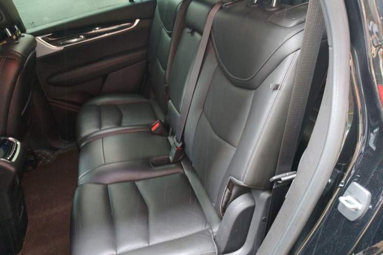Used Cadillac XT6 2022 2.0T 7-Seater Four-Wheel Drive Luxury Version Left Rear Seat