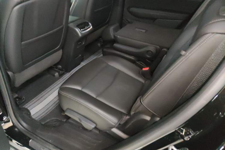 Used Cadillac XT6 2022 2.0T Six-Seater Four-Wheel Drive Luxury Version Left Rear Seat