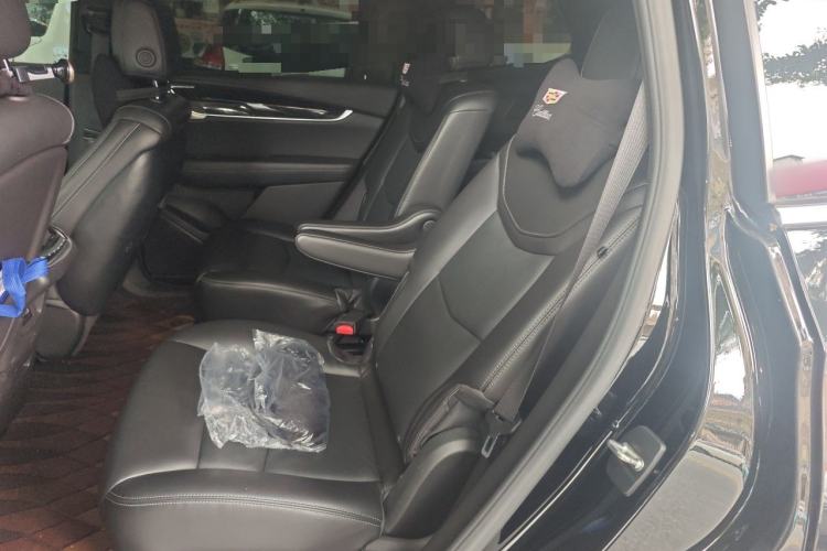 Used Cadillac XT6 2022 2.0T Six-Seater Four-Wheel Drive Luxury Version Left Rear Seat