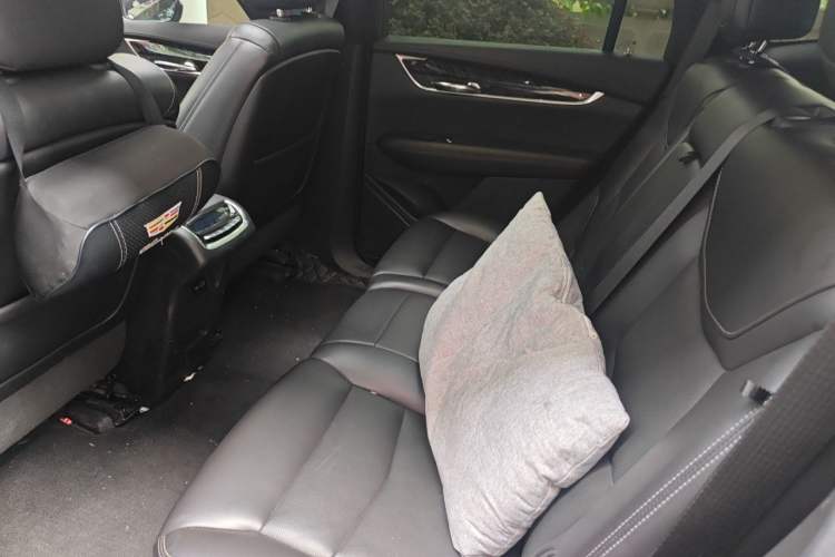 Used Cadillac XT6 2022 2.0T 7-Seater Four-Wheel Drive Luxury 120th Anniversary Limited Edition Left Rear Seat