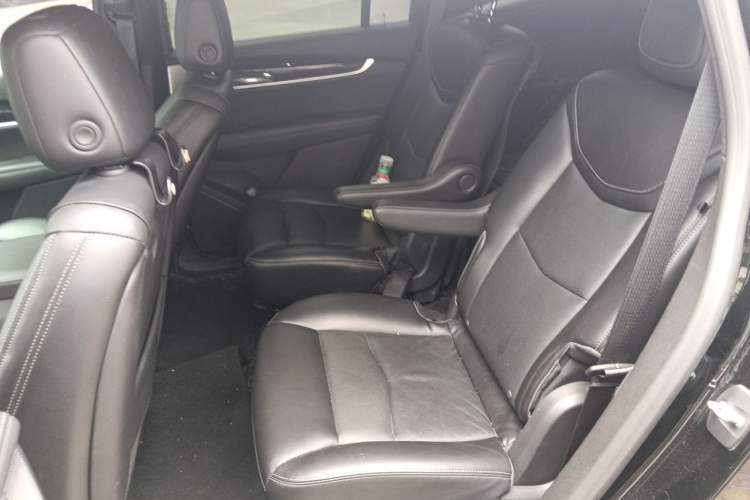 Used Cadillac XT6 2022 2.0T Six-Seater Four-Wheel-Drive Luxury Standard Edition Left Rear Seat