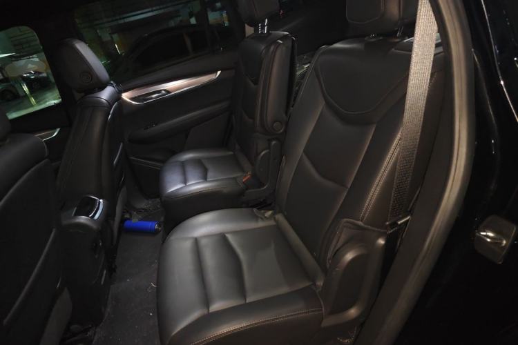 Used Cadillac XT6 2022 2.0T Six-Seater Four-Wheel-Drive Luxury Version Left Rear Seat